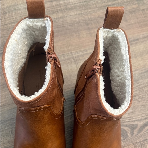 Universal Thread Tan Mules - Picture 6 of 6